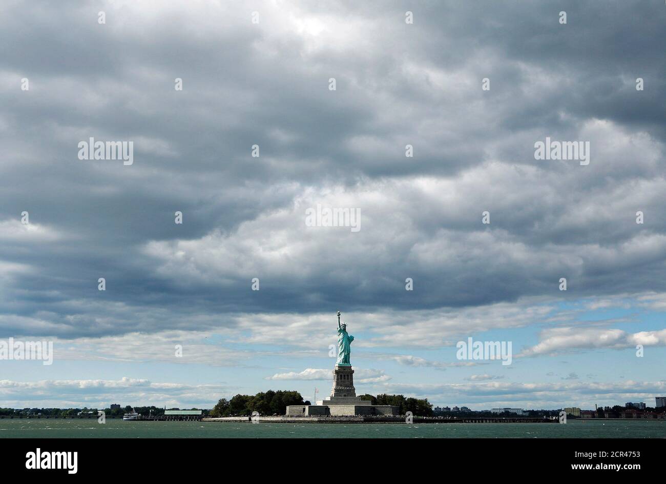 Statue of liberty can hi-res stock photography and images - Alamy