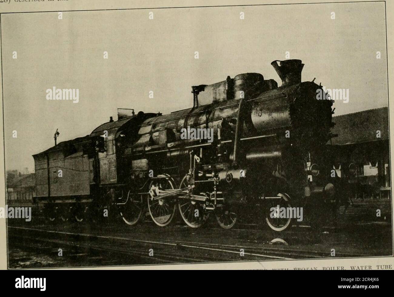 . Railway and locomotive engineering : a practical journal of railway motive power and rolling stock . 4-6-0 Type Locomotive on Hungaria^^JSMe Railways With Brotan-boiler, Loop Water-preheater and Purifierjl^ecz-Mto SystemBy Desider Ledacs Kiss, Mechanical Engineer, Bu^pesl In 1918 traffic on the Hungarian State Railways in-creased ■=0 nnich that it was necessary to increasethe capa-c^ot-the motive power about 30 per cent which led toih^consVruction of the ten-wheel type locomotive (series328rde^cribed in this article. Because of the scarcity of motives on the Hungarian State Railway m 1908 It Stock Photo