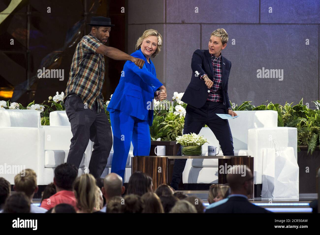 Ellen show twitch hi-res stock photography and images - Alamy