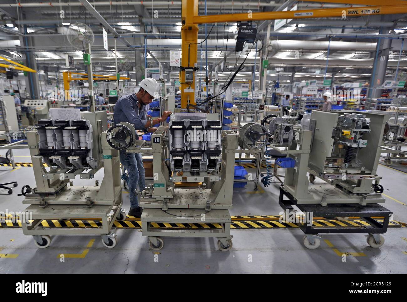 Medium voltage plant hires stock photography and images Alamy