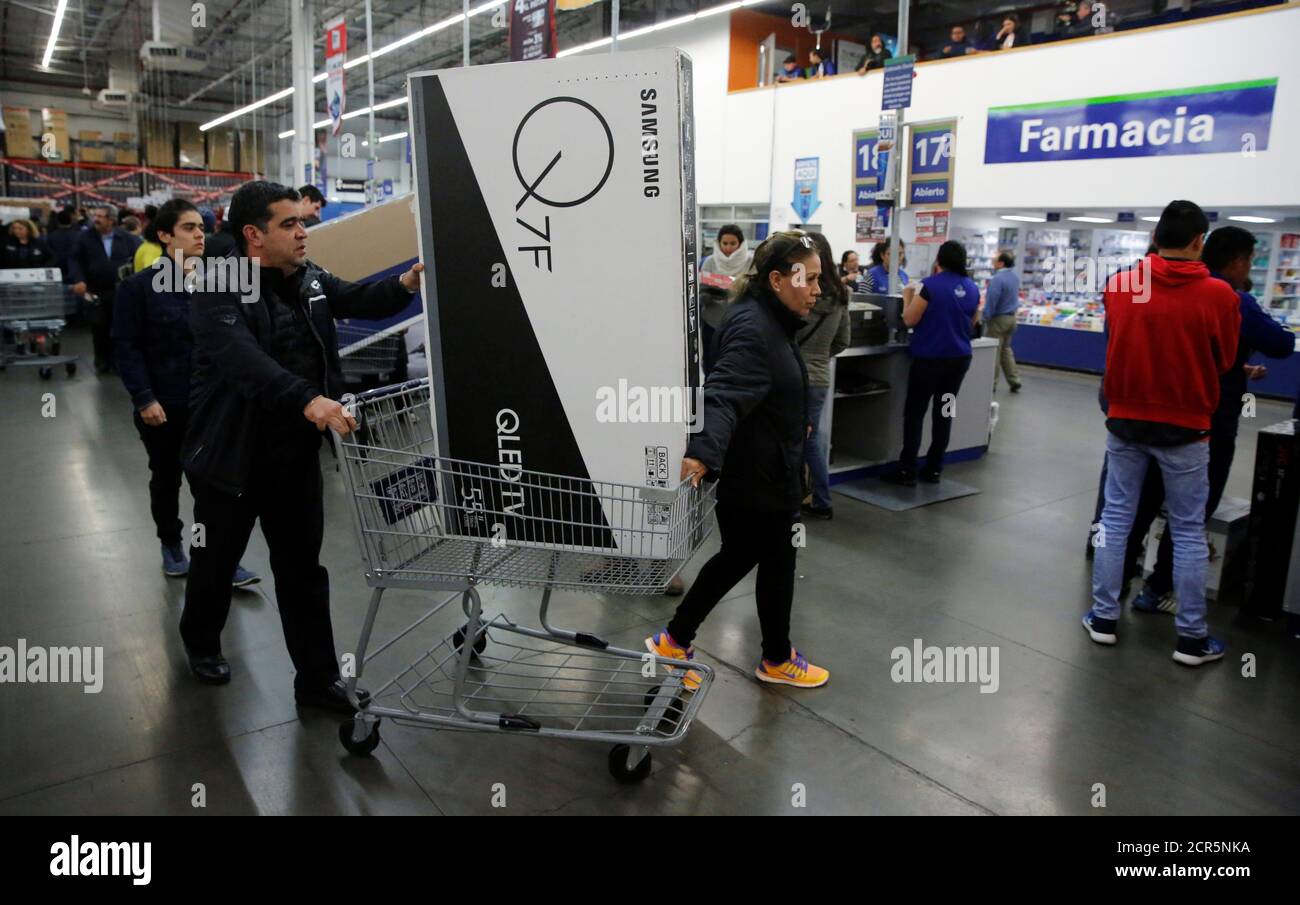 Sams club shopping cart sams hi-res stock photography and images - Alamy