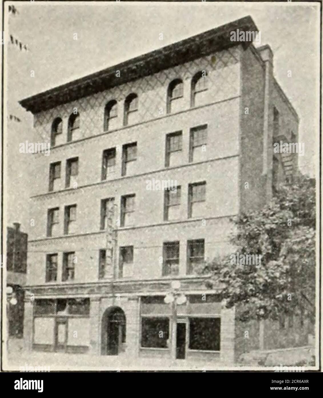 . The Official hotel red book and directory . THE COLONNADE 916