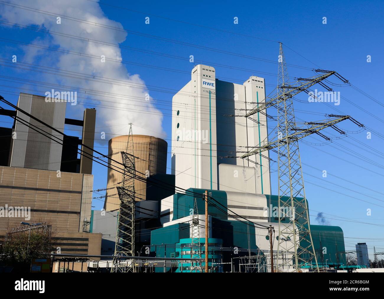 RWE Kraftwerk Niederaussem, lignite power station at the RWE open-cast lignite mine Grazweiler, Bergheim, North Rhine-Westphalia, Germany Stock Photo