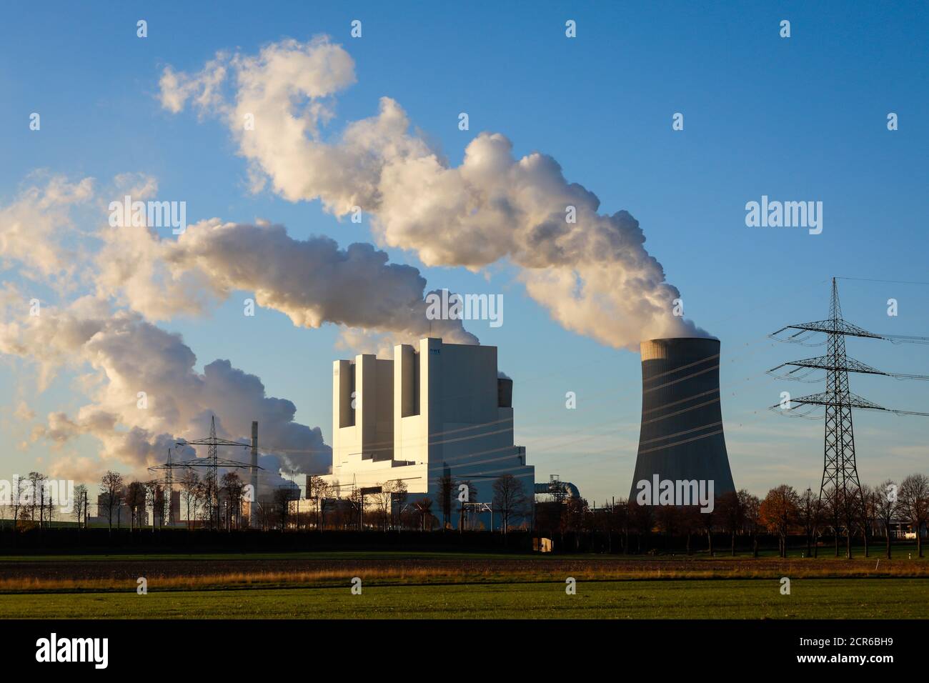 RWE Power AG Kraftwerk Neurath, lignite power station at the RWE lignite opencast mine in Garzweiler, here in the foreground the new power station Stock Photo