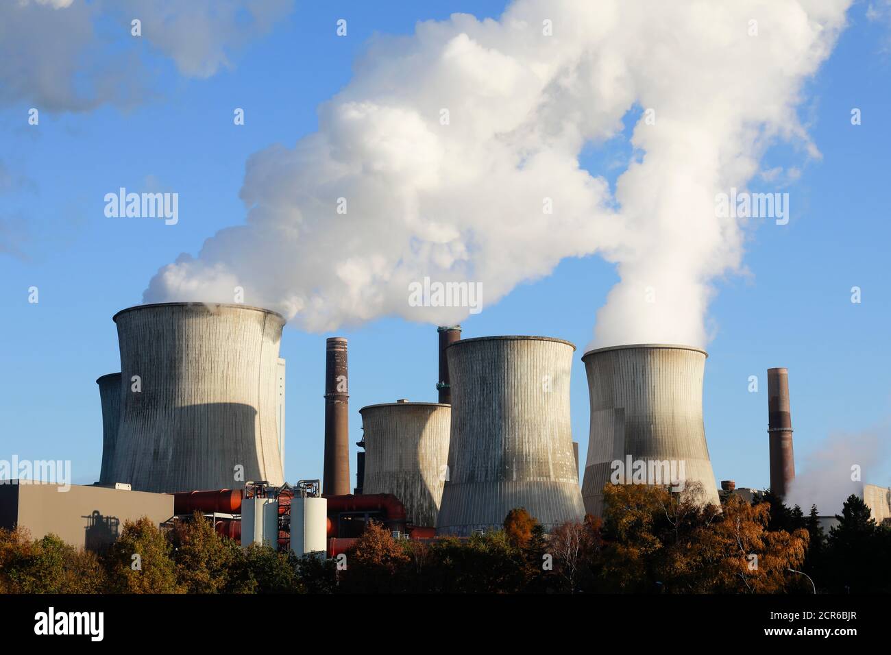 RWE Kraftwerk Niederaussem, lignite power station at the RWE open-cast lignite mine Grazweiler, Bergheim, North Rhine-Westphalia, Germany Stock Photo