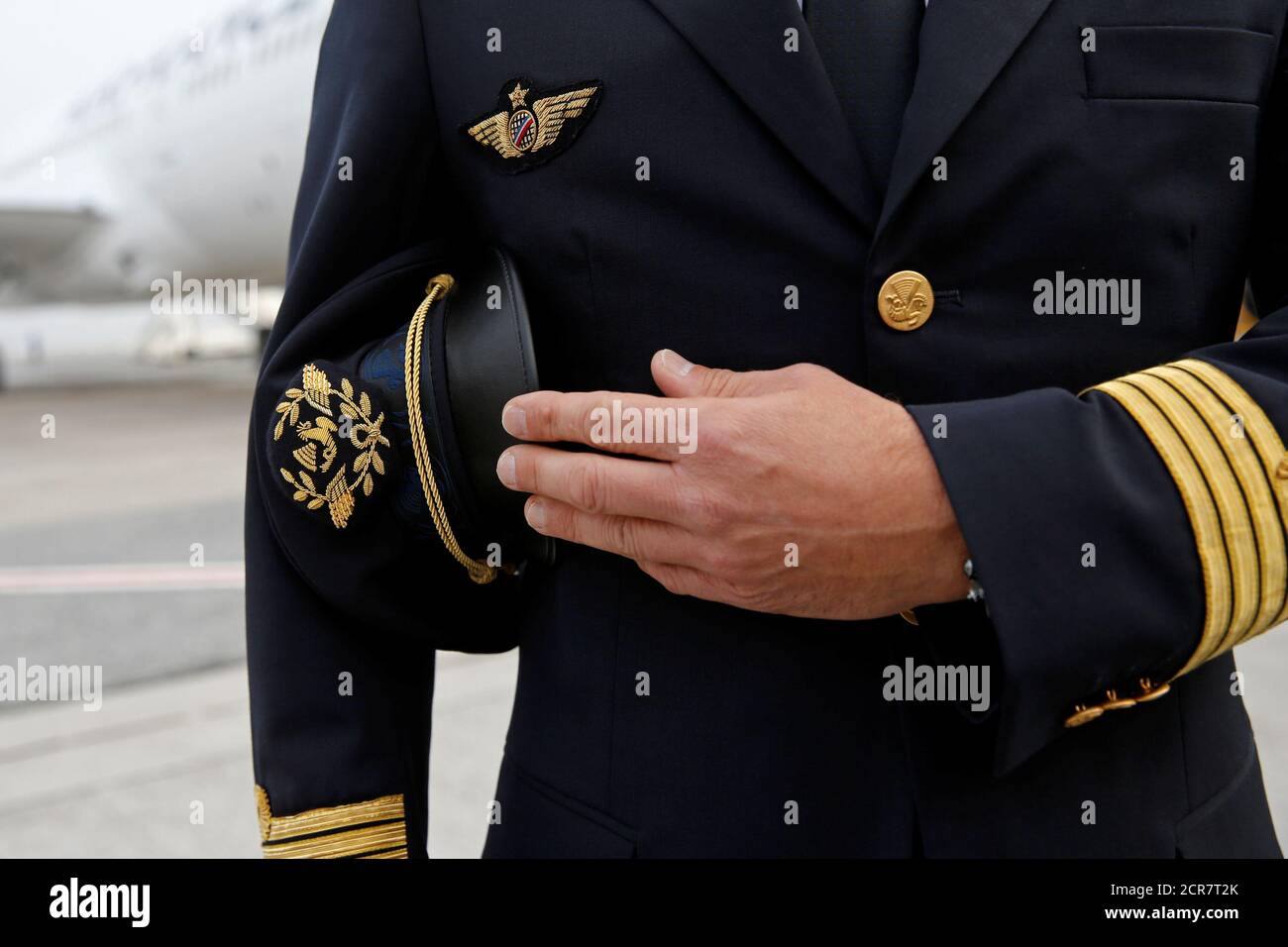 Air france pilot hi-res stock photography and images - Alamy