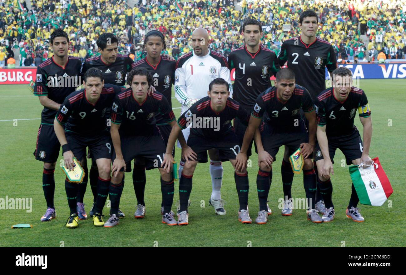 Mexico's national soccer team pose for a team picture before ...