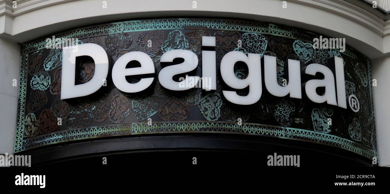 Desigual Logo In High Resolution Stock Photography And Images Alamy