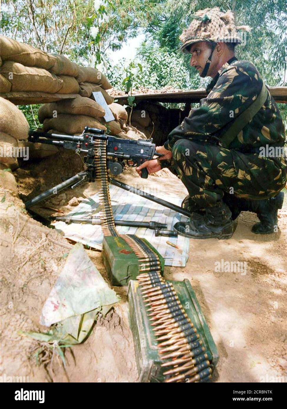 Indian army soldier on border hi-res stock photography and images - Alamy