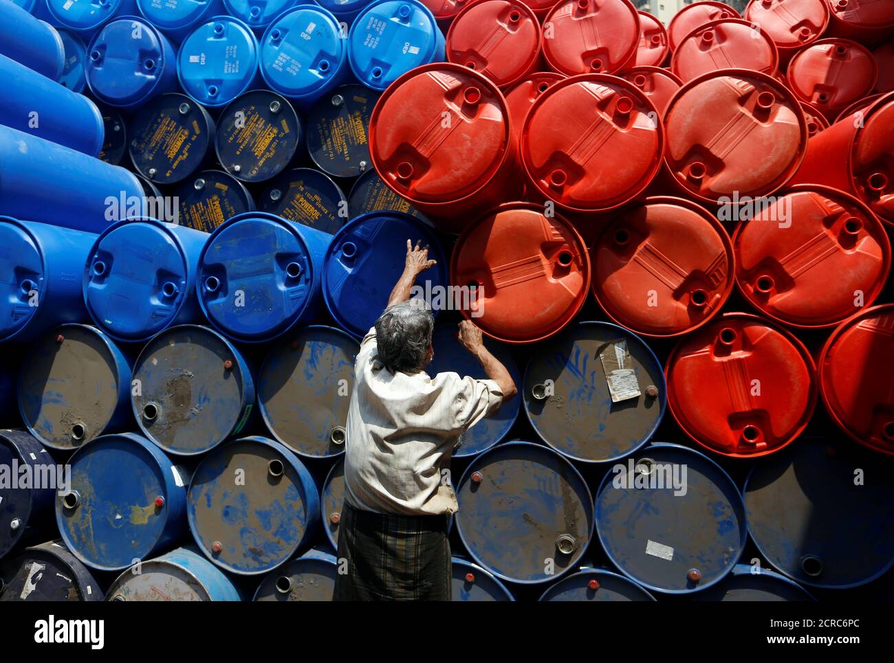 Plastic drums hires stock photography and images Alamy