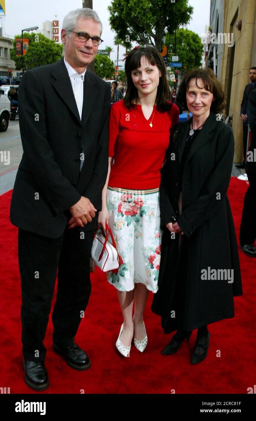 Mary jo deschanel hi-res stock photography and images - Alamy