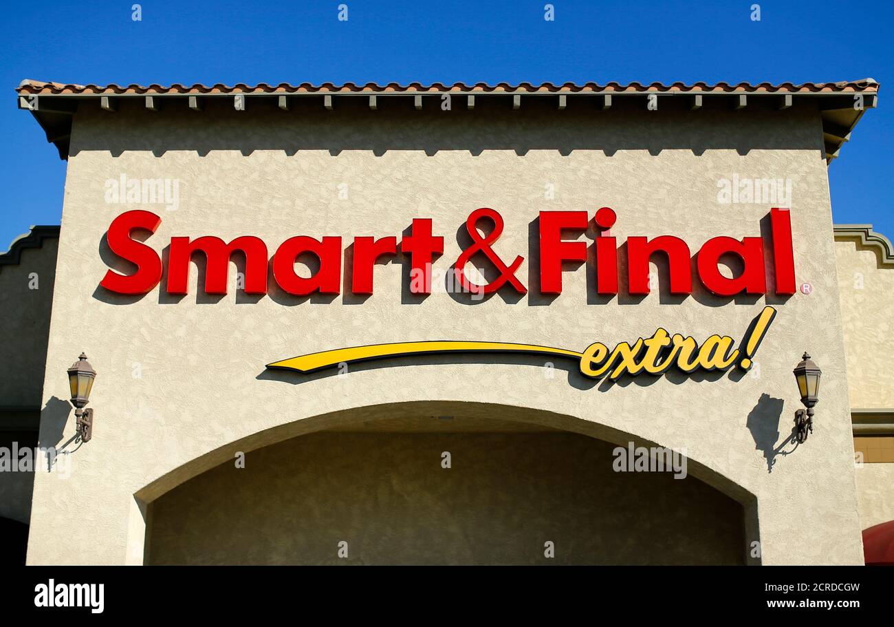 Smart and final sign hires stock photography and images Alamy