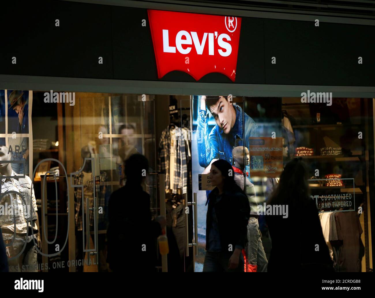 Page 6 - Levis Store High Resolution Stock Photography and Images - Alamy