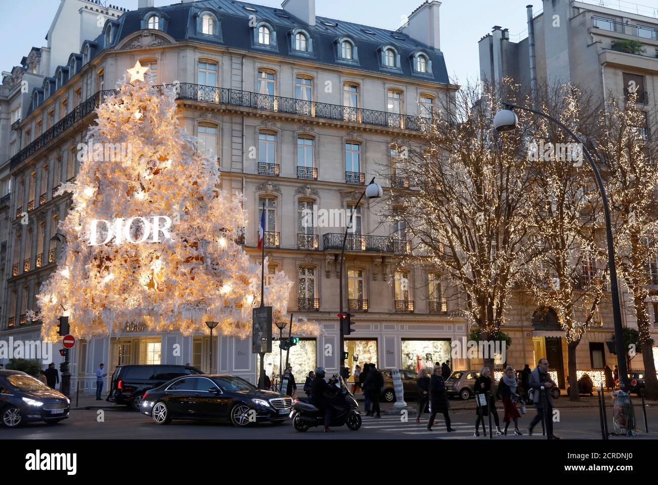 30 avenue montaigne paris