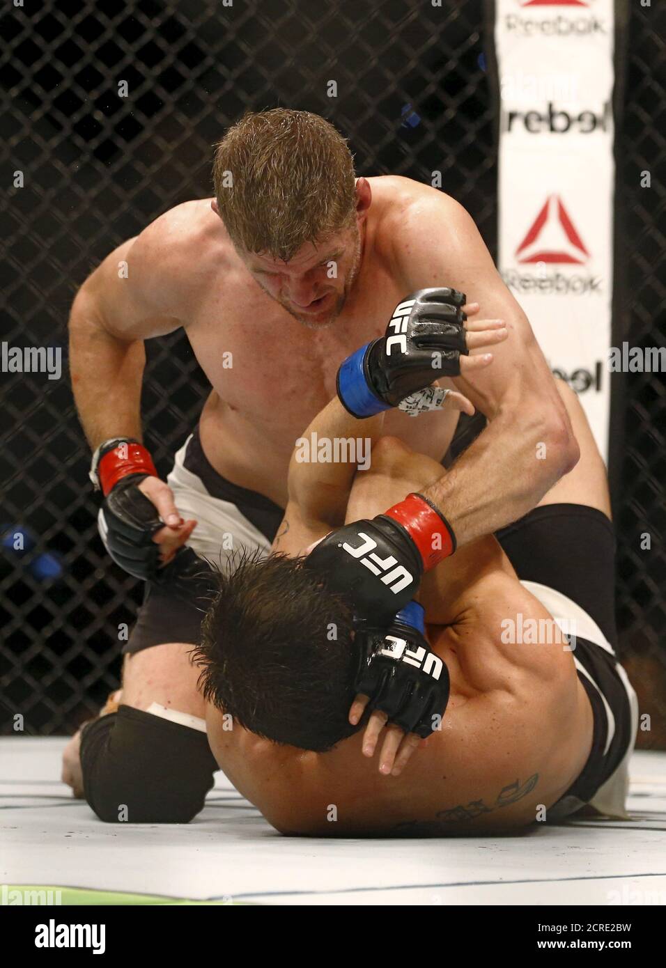 Ufc middleweight hires stock photography and images Alamy