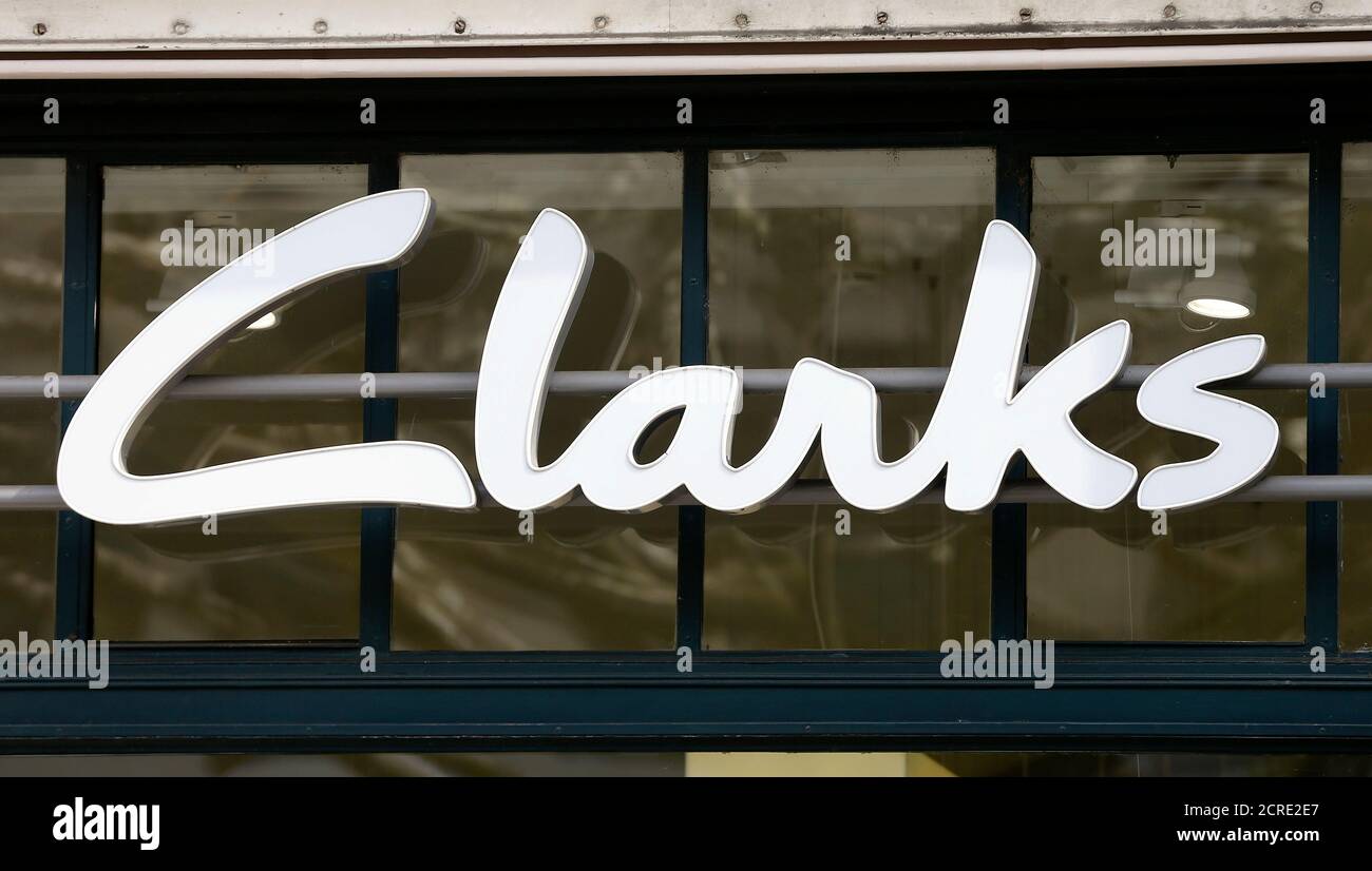 clarks shoes switzerland