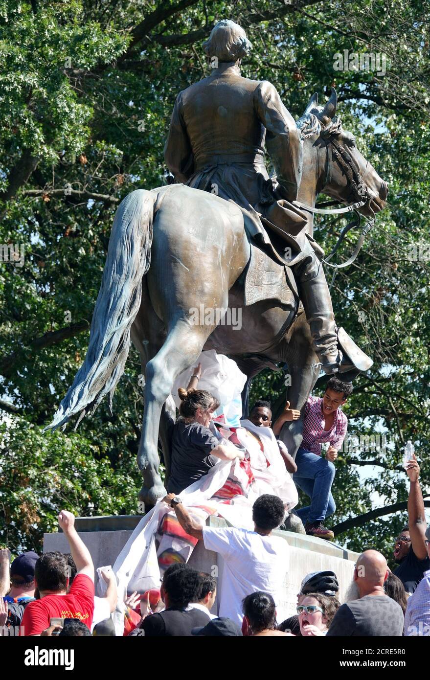 Nathan bedford forrest statue hires stock photography and images Alamy