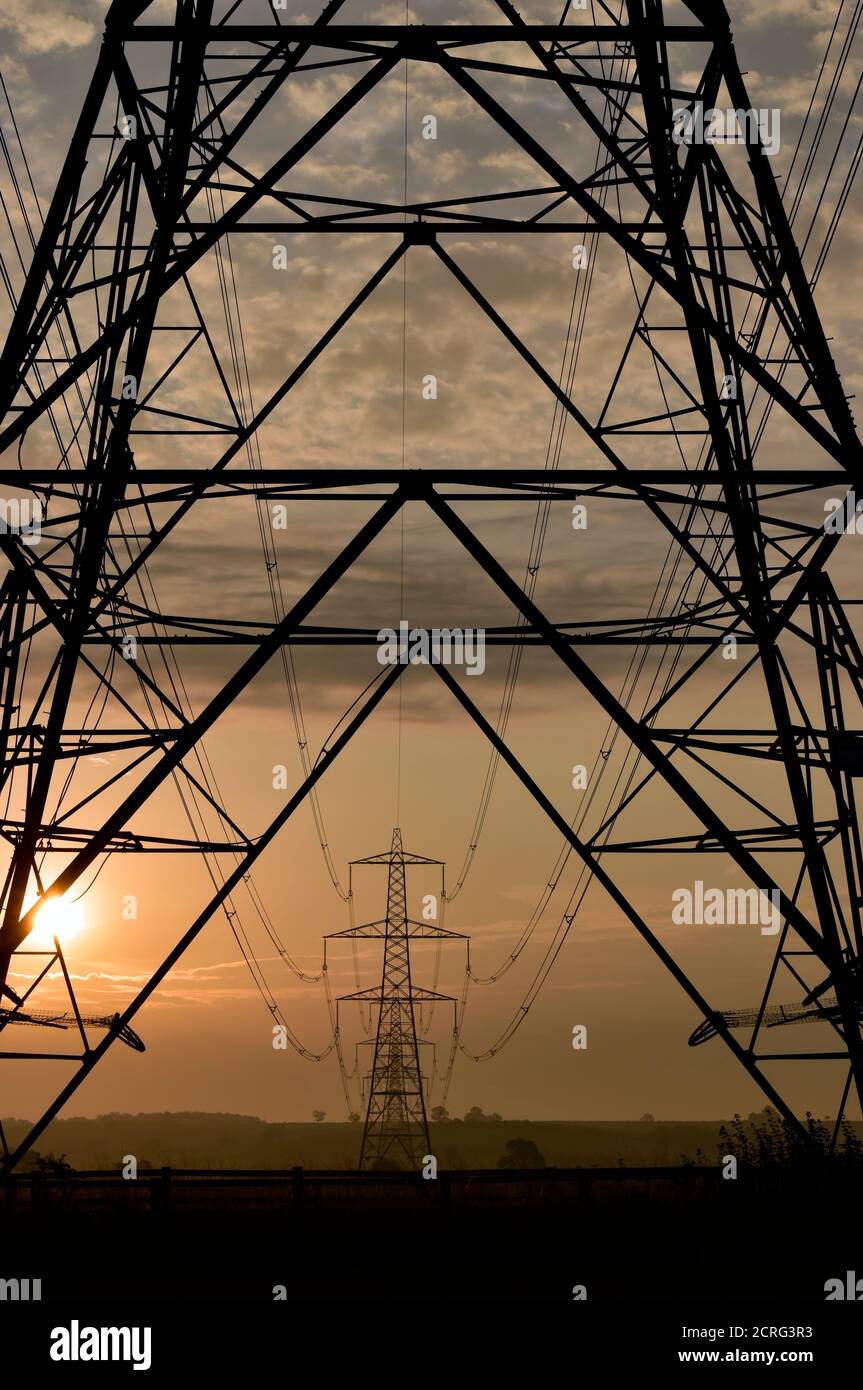 Pylons uk horizon hires stock photography and images Alamy