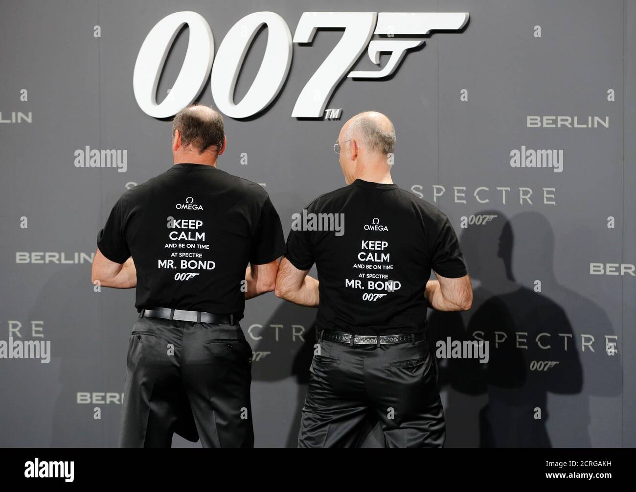 007 logo red hi-res stock photography and images - Alamy
