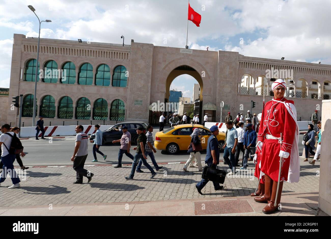 Members of the honour stand guard after a flag raising in front of the Ministry of Defense building in Tunis, Tunisia, June 26, 2018. REUTERS/Zoubeir Souissi Stock Photo