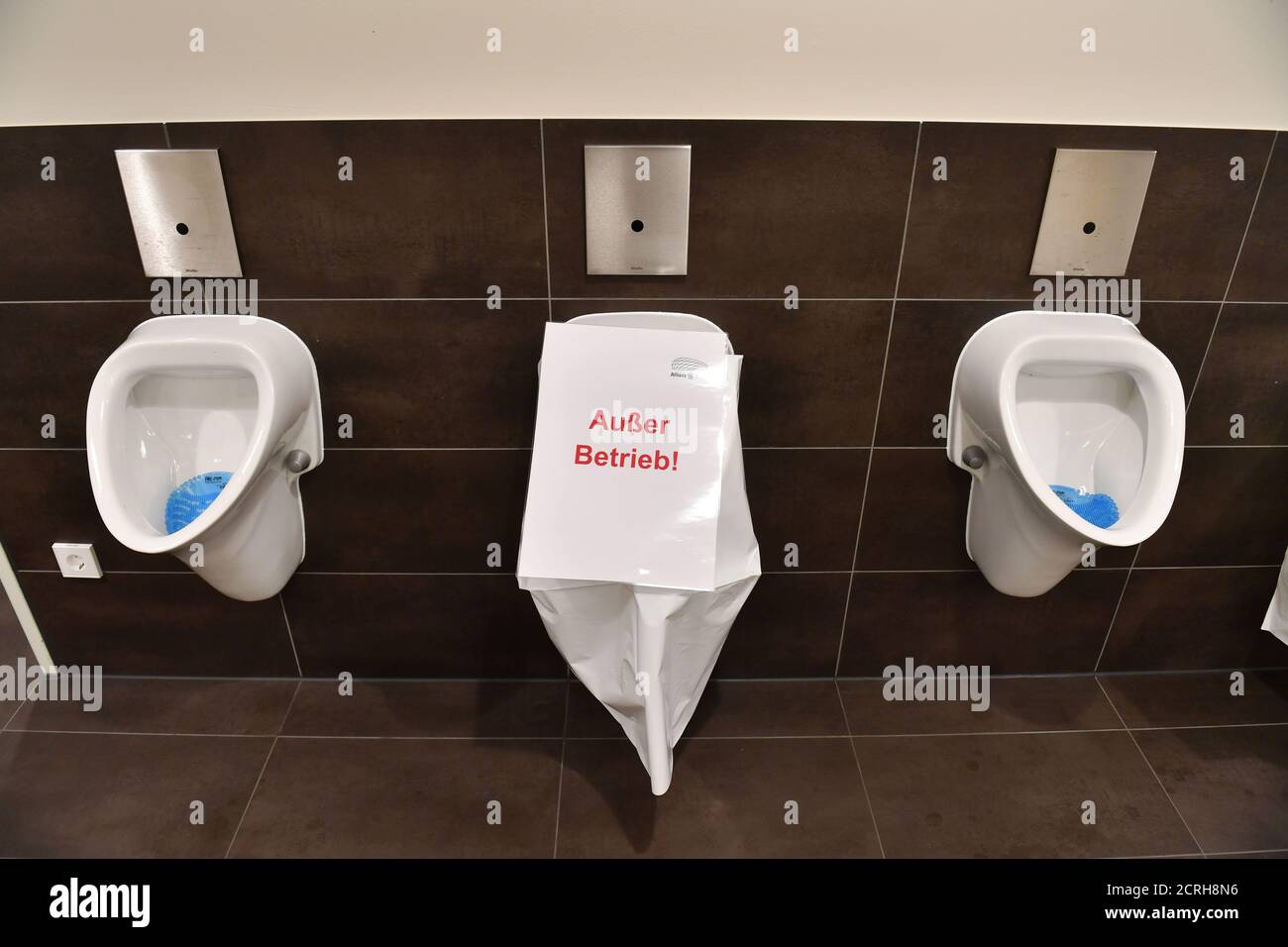 Munich, Deutschland. 18th Sep, 2020. Topic picture Corona hygiene measures distance in the men's room. Every second urinal, urinal, toilet is blocked and out of order in order to comply with the distance rule. | usage worldwide Credit: dpa/Alamy Live News Stock Photo