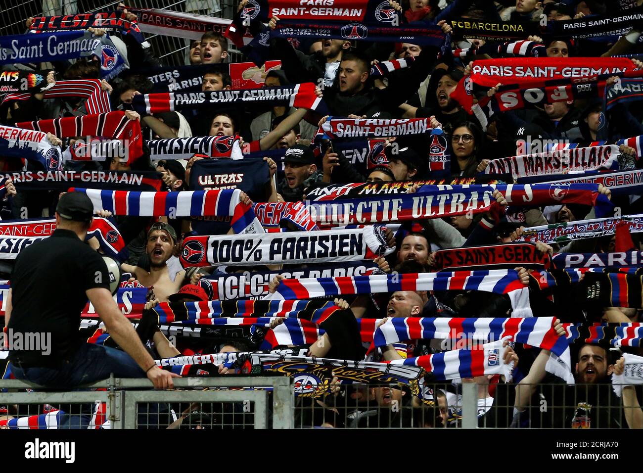 Psg supporters hi-res stock photography and images - Page 9 - Alamy