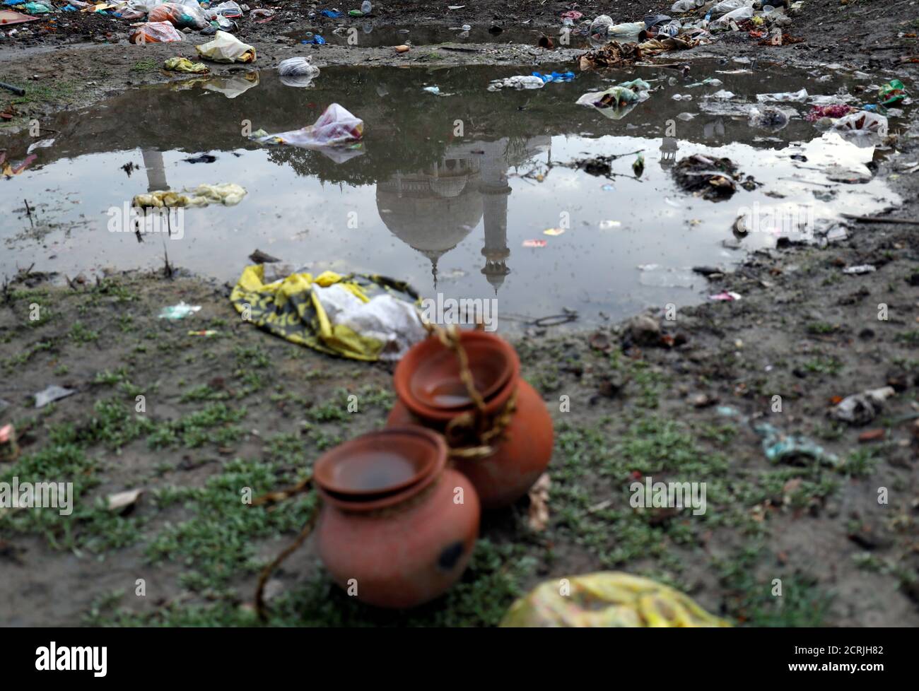 Yamuna river agra pollution hires stock photography and images Alamy