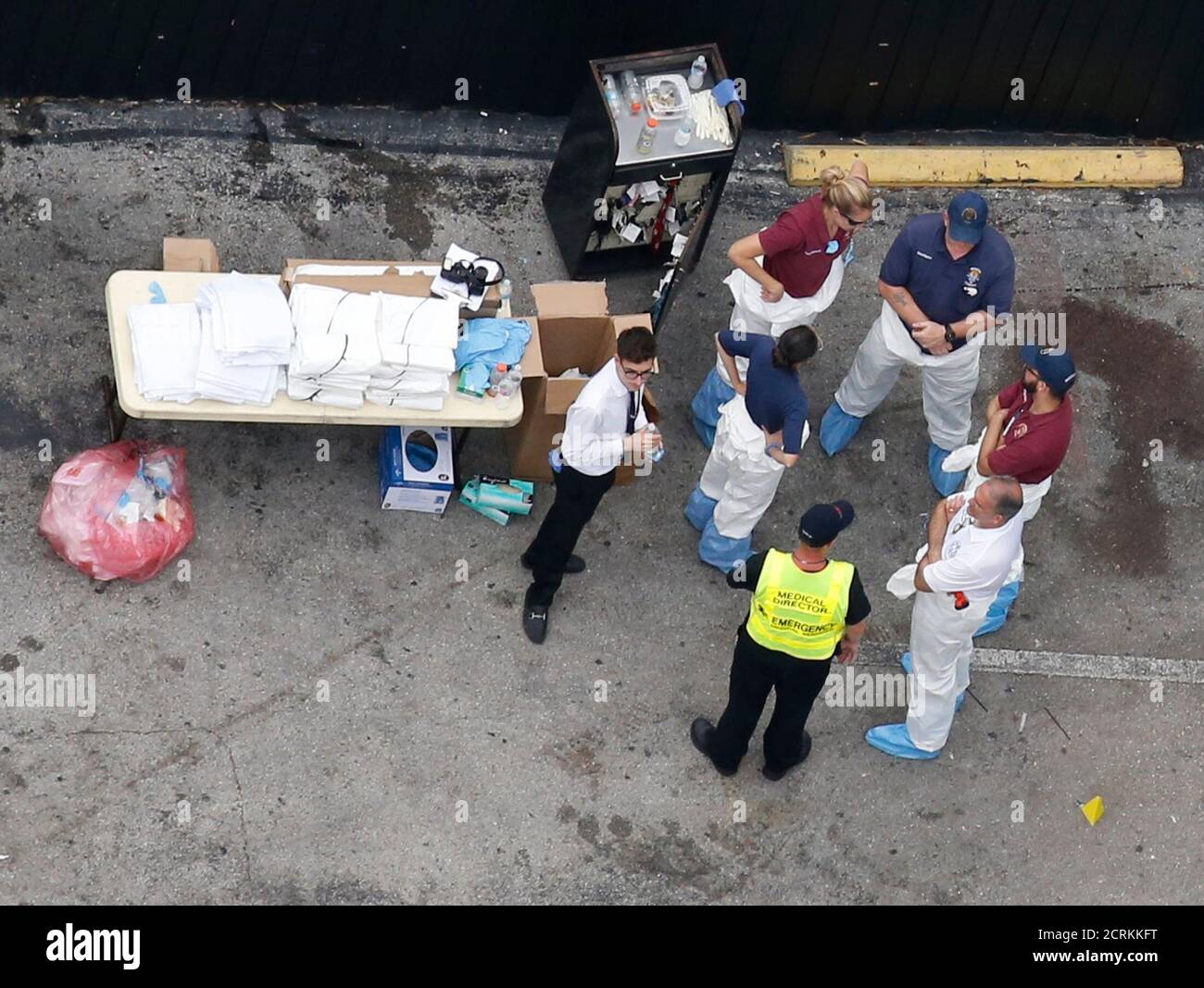 Police Forensics Investigators Work At The Crime Scene Of A Mass Shooting At The Pulse Gay Night Club In Orlando Florida U S June 12 16 Reuters Carlo Allegri Stock Photo Alamy