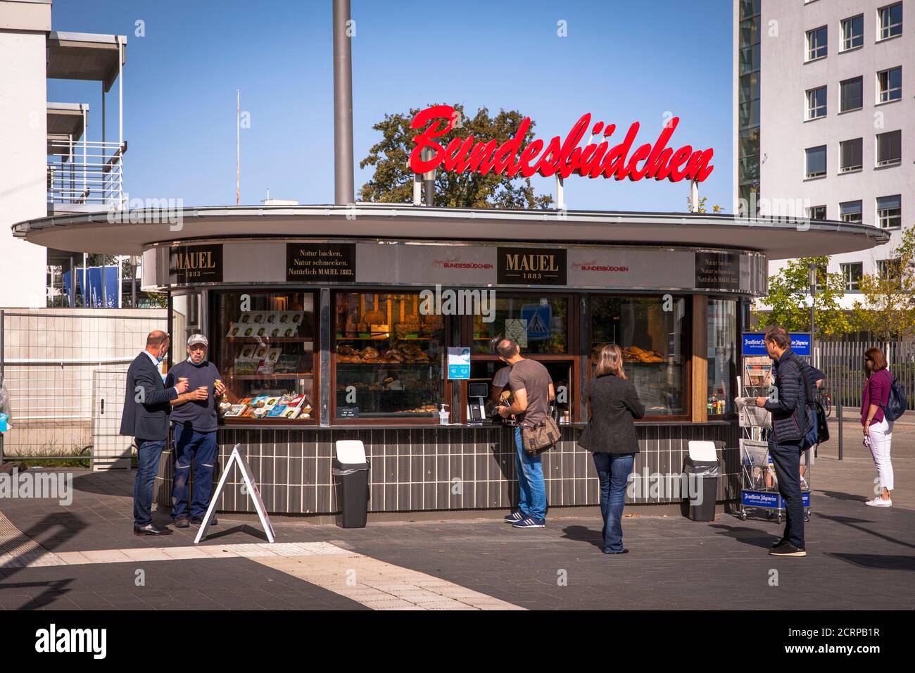 the Bundesbuedchen, historical newspaper kiosk in the former government district, Bonn, North Rhine-Westphalia, Germany.  das Bundesbuedchen, historis Stock Photo