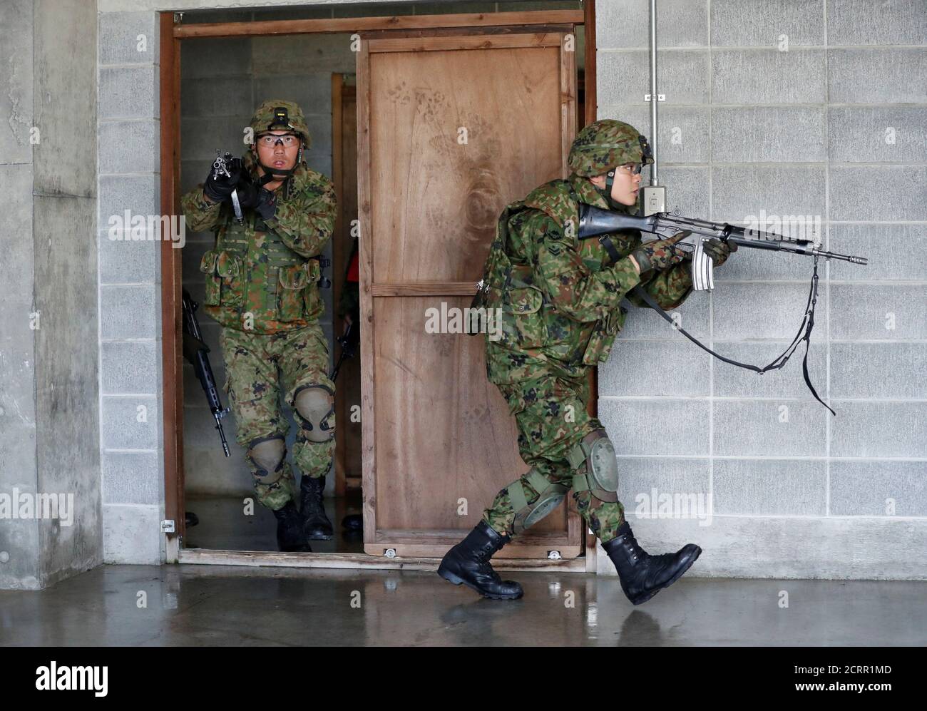 Collectibles & Art PHYSICAL FITNESS HIGH PERFORMANCE BADGE JAPAN GROUND
