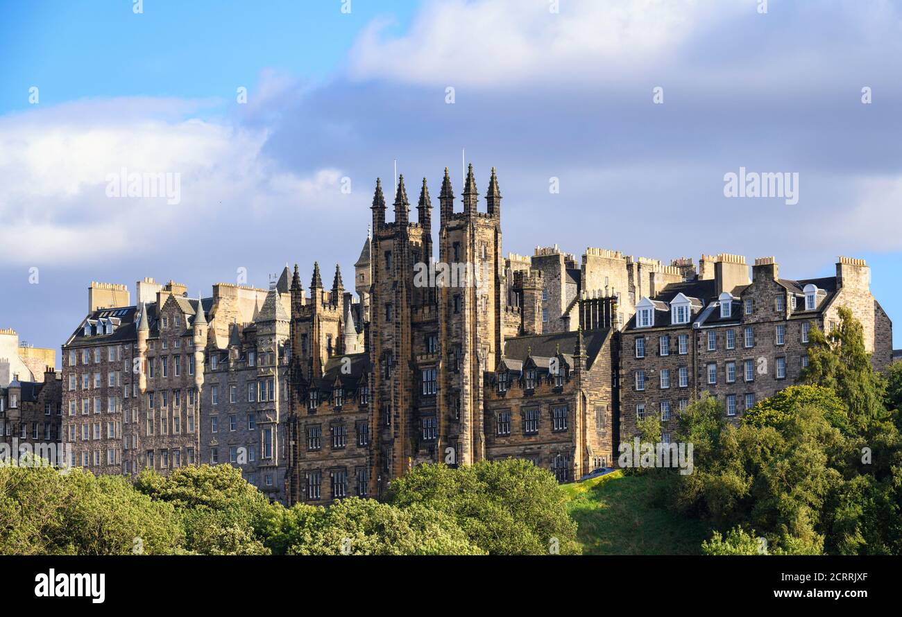 View of the Mound in the Old Town featuring the twin towered New College building, Edinburgh, Scotland Stock Photo