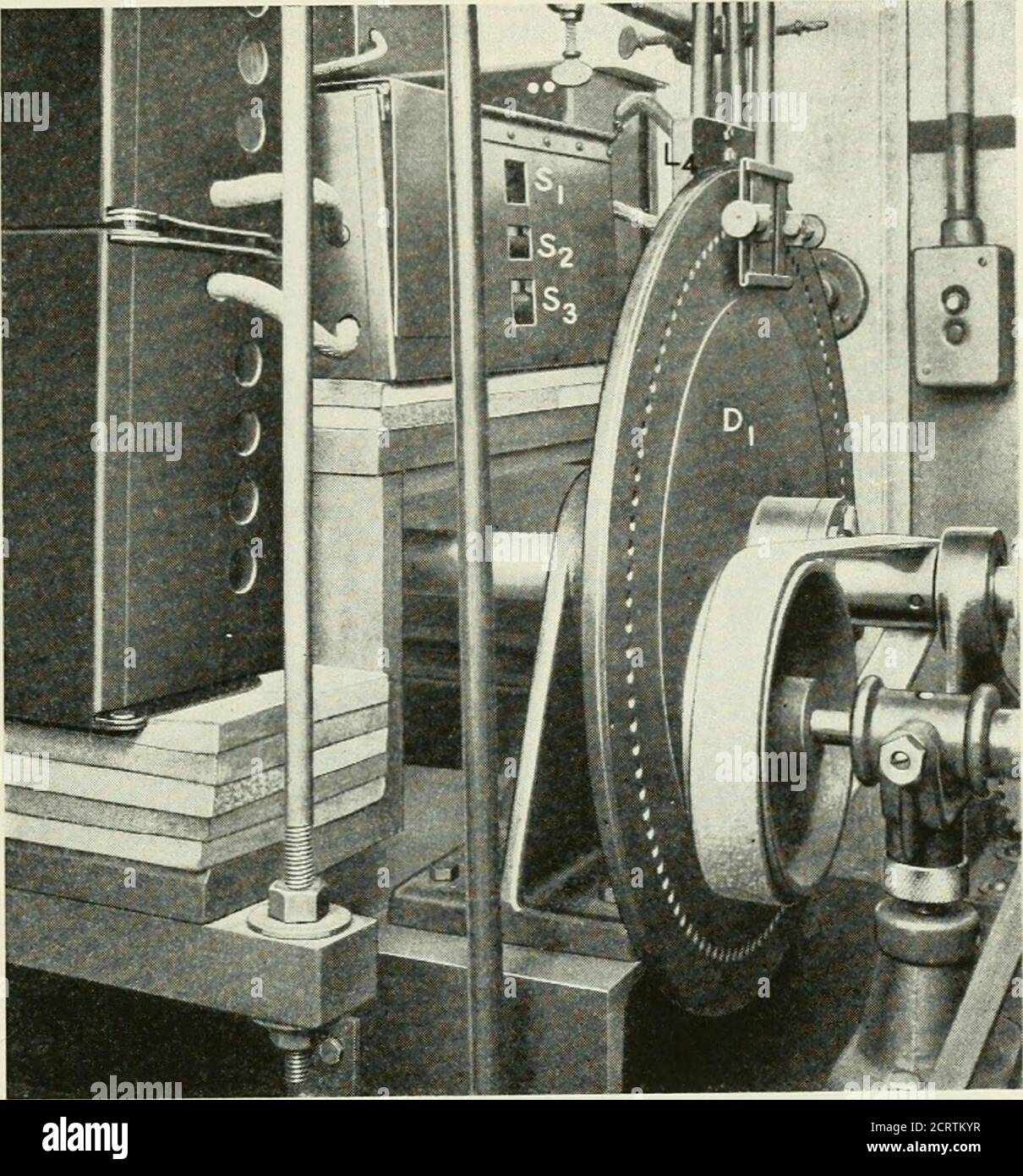 Differential amplifier hi-res stock photography and images - Alamy