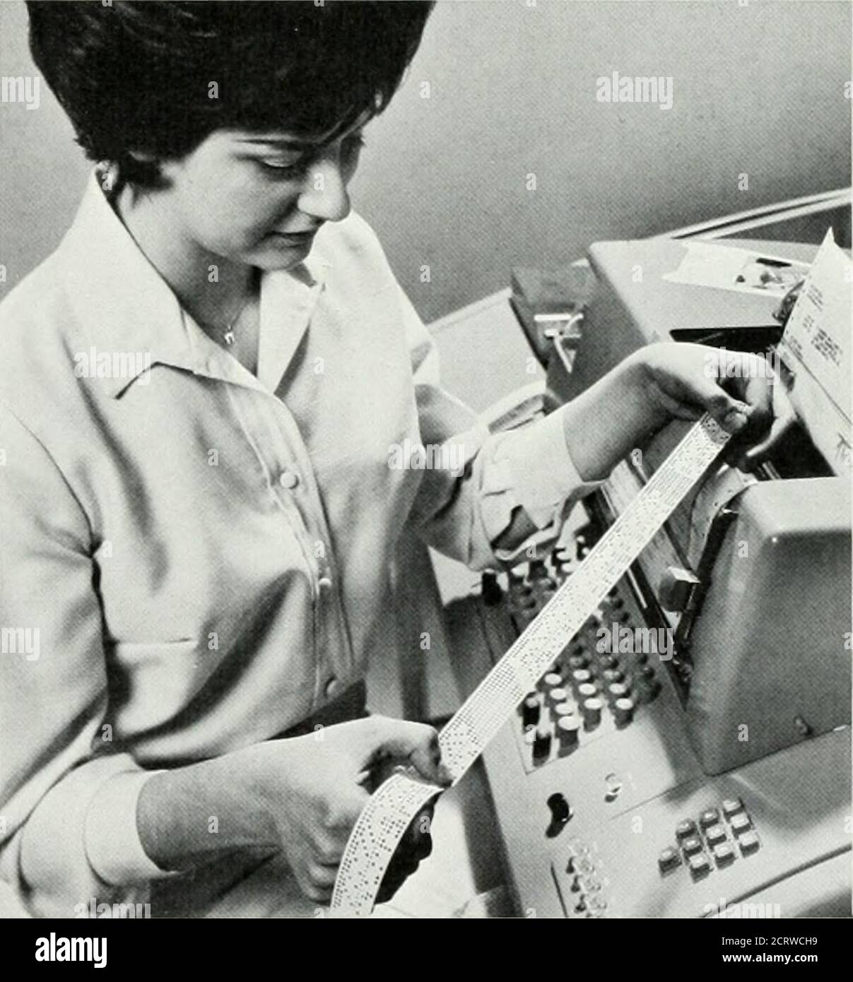 . Bell telephone magazine . Cash management systems can make use of fairlysimple communications media. Even the most sophis-ticated systems we have today got started by utilizingordinary telephone lines. Other examples Ive cited use communications arrangements ranging from tele-typewriter messages down through a service some-times called POTS — plain old telephone service.At the risk of seeming to unsell our most sophisti-cated and advanced services, I feel it best to empha-size how much can be done to expedite the cashmanagement job with even the simplest forms ofcommunications systems. In co Stock Photo