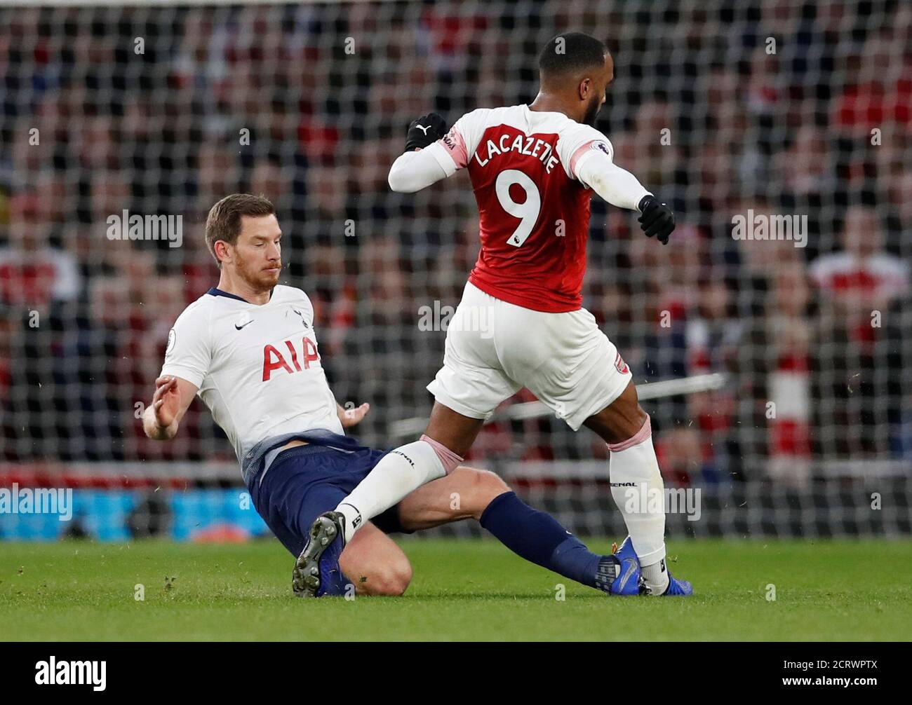 Tottenham v arsenal red hi-res photography and Alamy