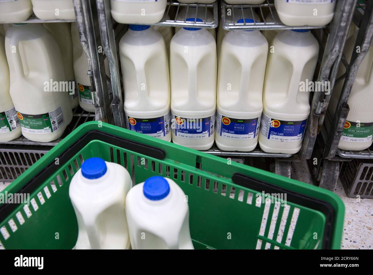 Cartons Milk In Supermarket High Resolution Stock Photography And Images Alamy Cartons Milk In Supermarket High Resolution Stock Photography And Images Alamy