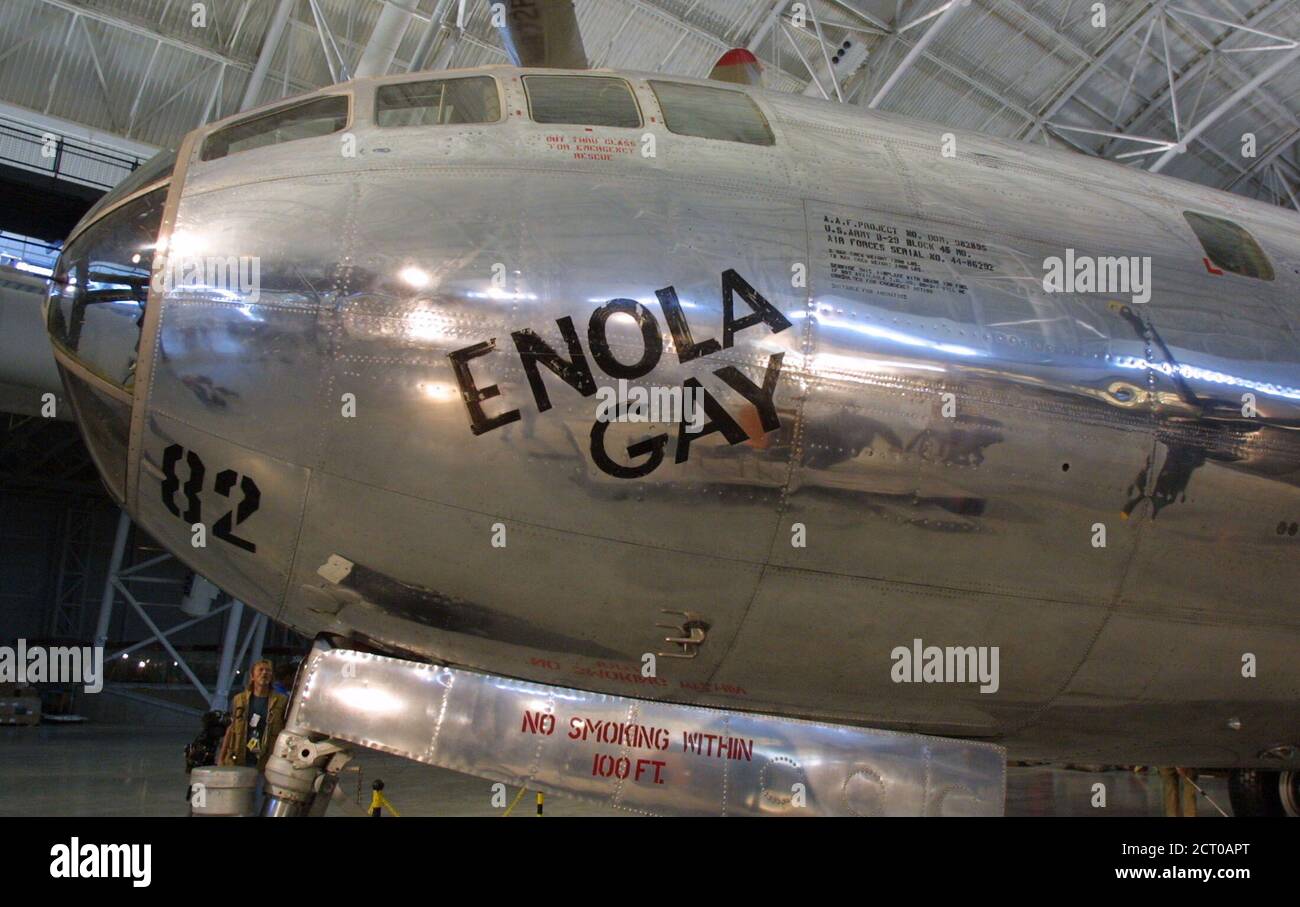 b29 enola gay hangar inside