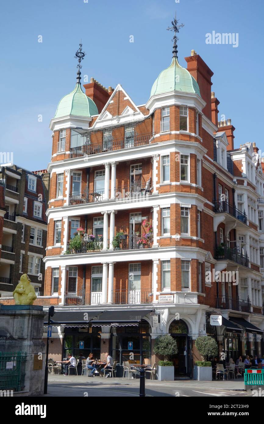 Spaghetti House Italian Restaurant Situated in a Townhouse