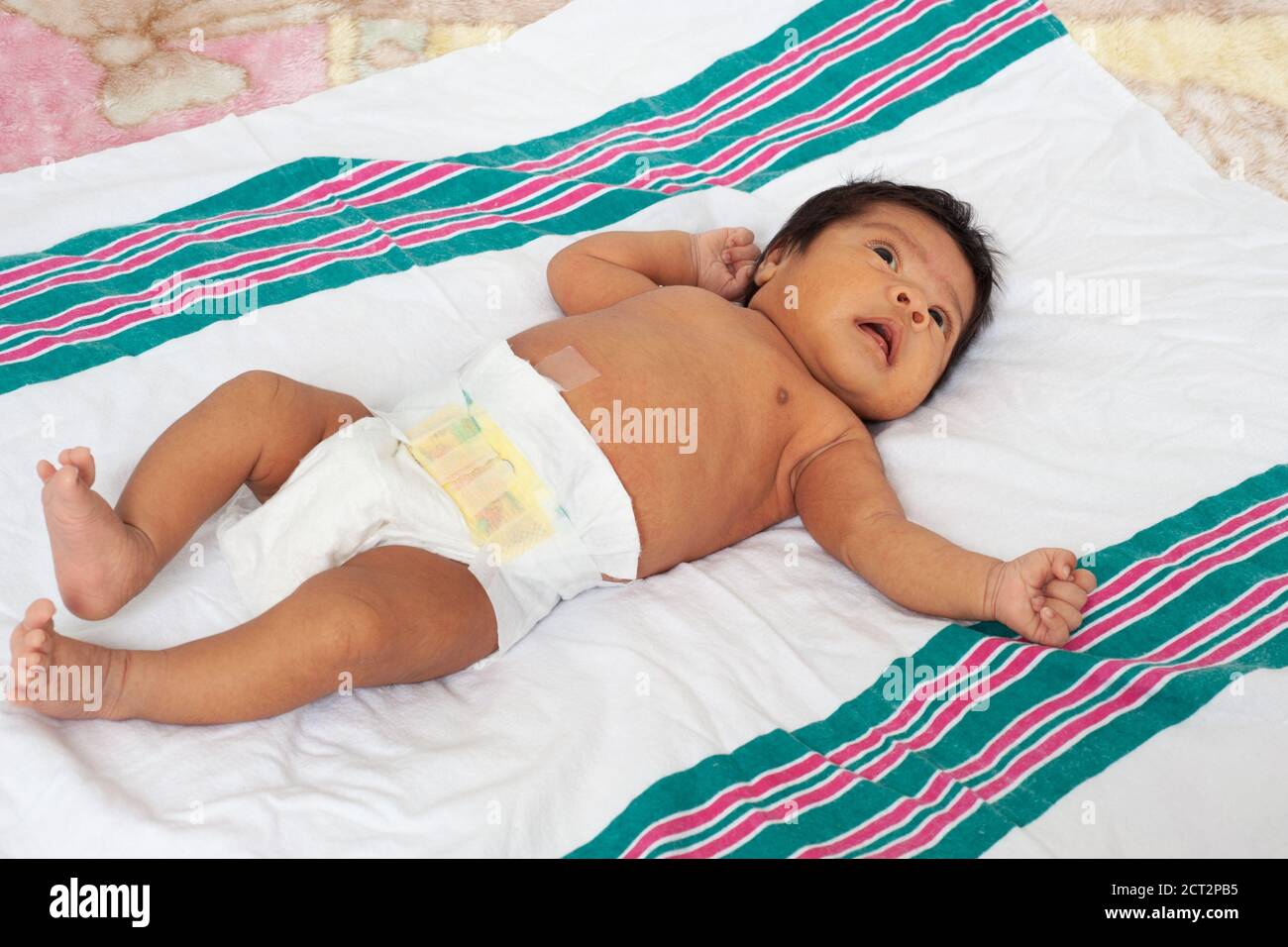 Tonic neck reflex in newborn hires stock photography and images Alamy