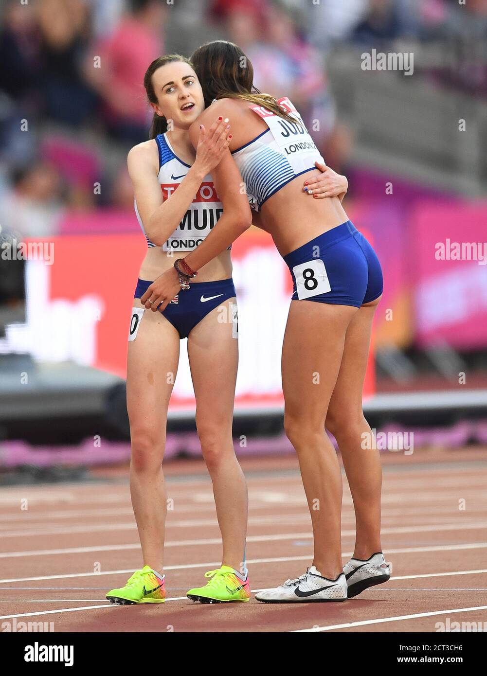 Laura Muir qualifies for the womens 1500 metre final and consoles Jesscia Judd who missed out   World Athletics Championships 2017 The London Stadium Stock Photo