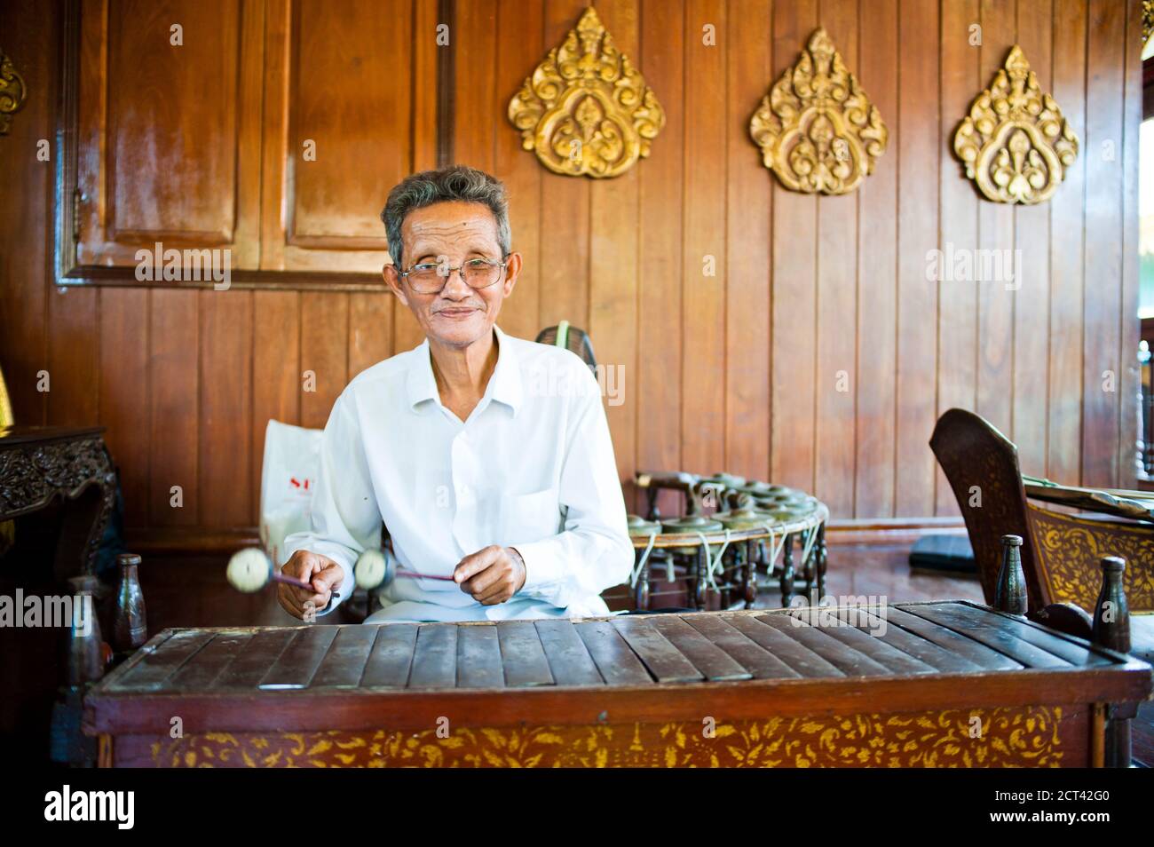 Portrait of a musician at the Royal Palace, Phnom Penh, Cambodia, Southeast Asia, Asia, Southeast Asia Stock Photo