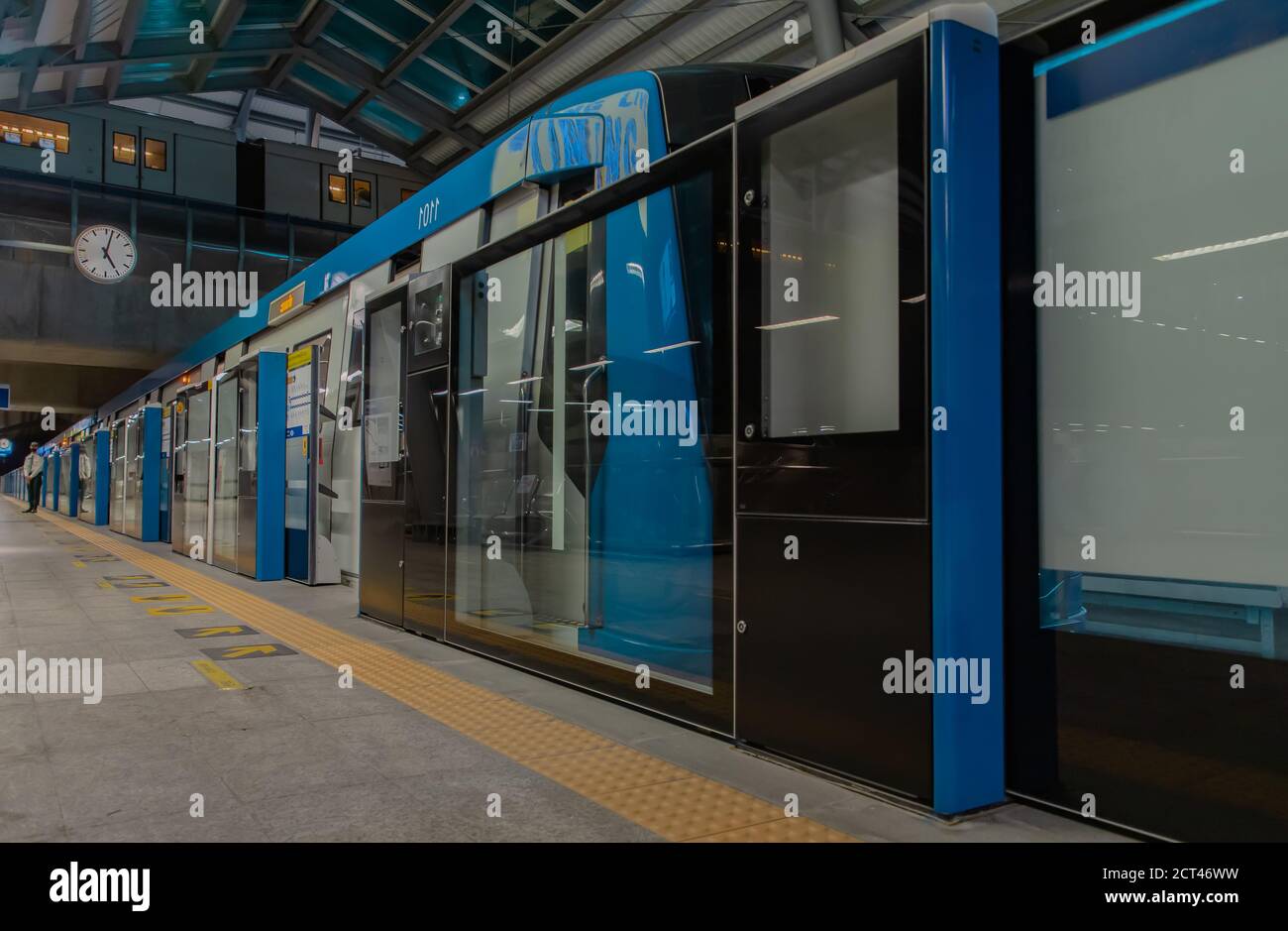 Bangkok Thailand Sep 18 2020 Inside Large Modern Tha Phra Bts Bangkok Thailand Sep 18 2020 Inside Large Modern Tha Phra Bts