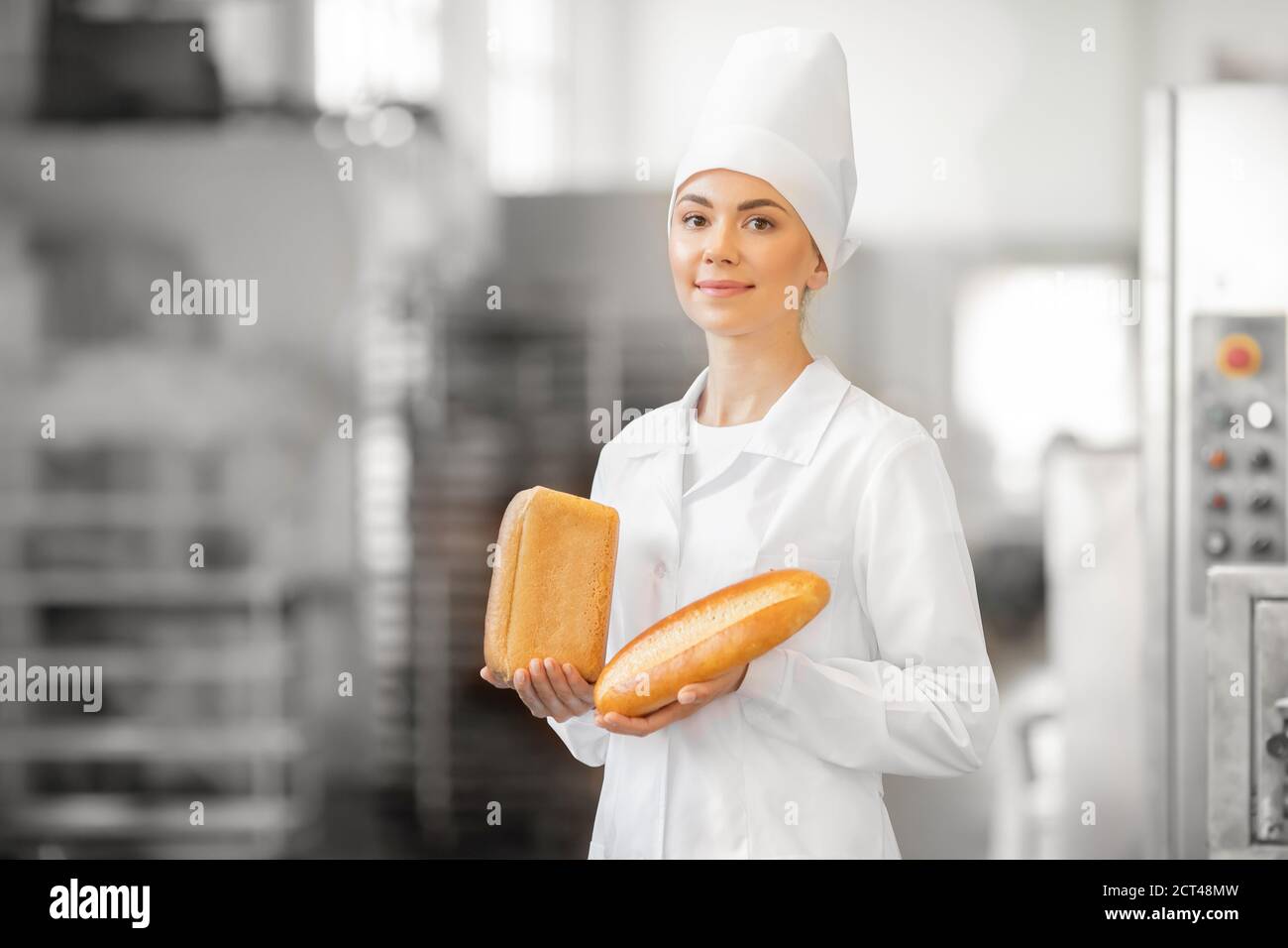 Food manufacturing uniform hires stock photography and images Alamy