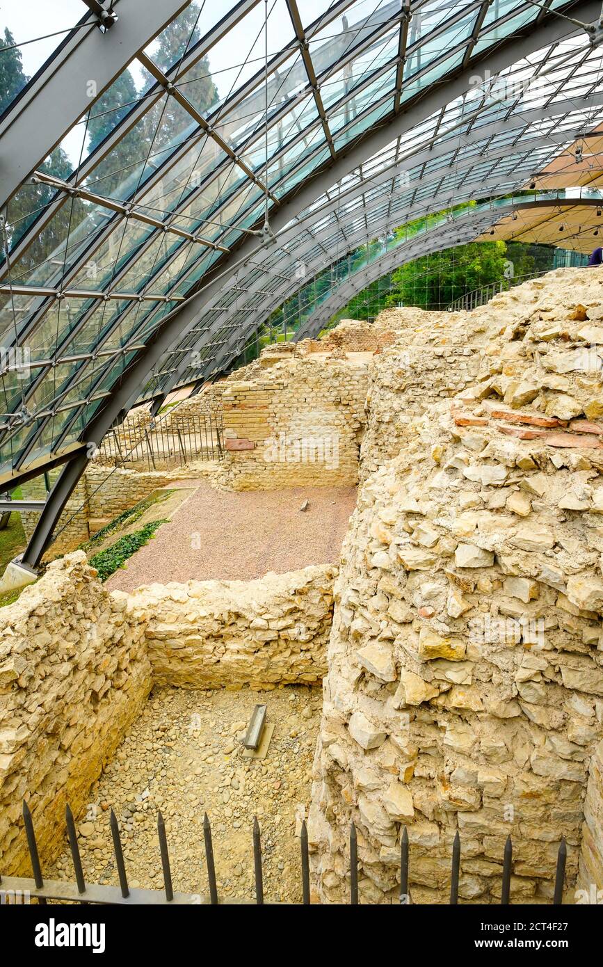 Romische badruine hires stock photography and images Alamy