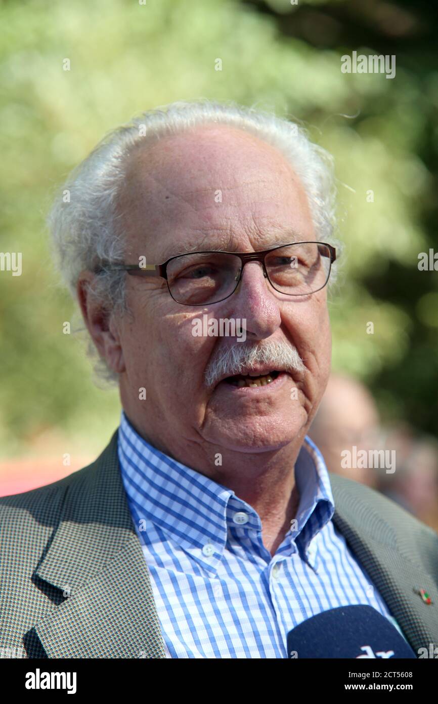 Ballenstedt, Germany. 20th Sep, 2020. Eduard Prinz von Anhalt takes part in the opening of the Albrechtsweg hiking trail in the Selke valley near Ballenstedt in the Harz Mountains. The 17 kilometre long Albrechtsweg, named after Prince Albrecht, connects Ballenstedt Castle with Anhalt Castle in the Selke Valley. Albrecht the Bear (around 1100 to 1170) is considered the founder of the Principality of Anhalt and the Mark Brandenburg. Credit: Matthias Bein/dpa-Zentralbild/ZB/dpa/Alamy Live News Stock Photo