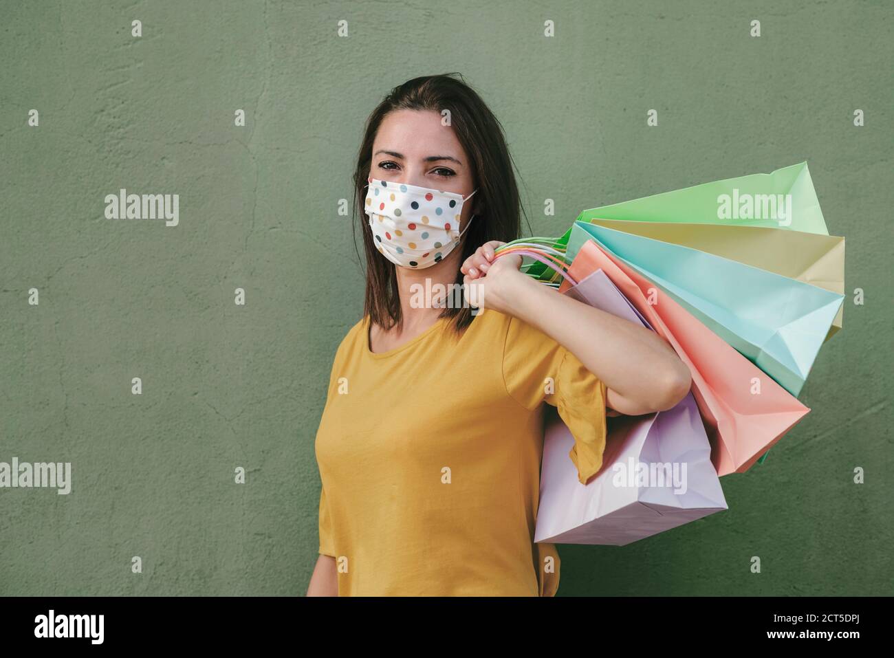 Woman medical mask hi-res stock photography and images - Alamy