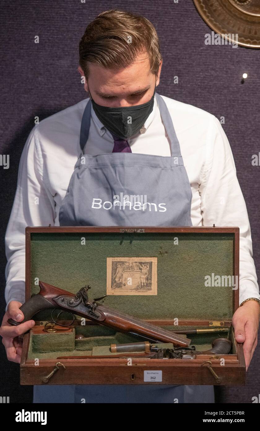 Firearms pistols flintlock hires stock photography and images Alamy