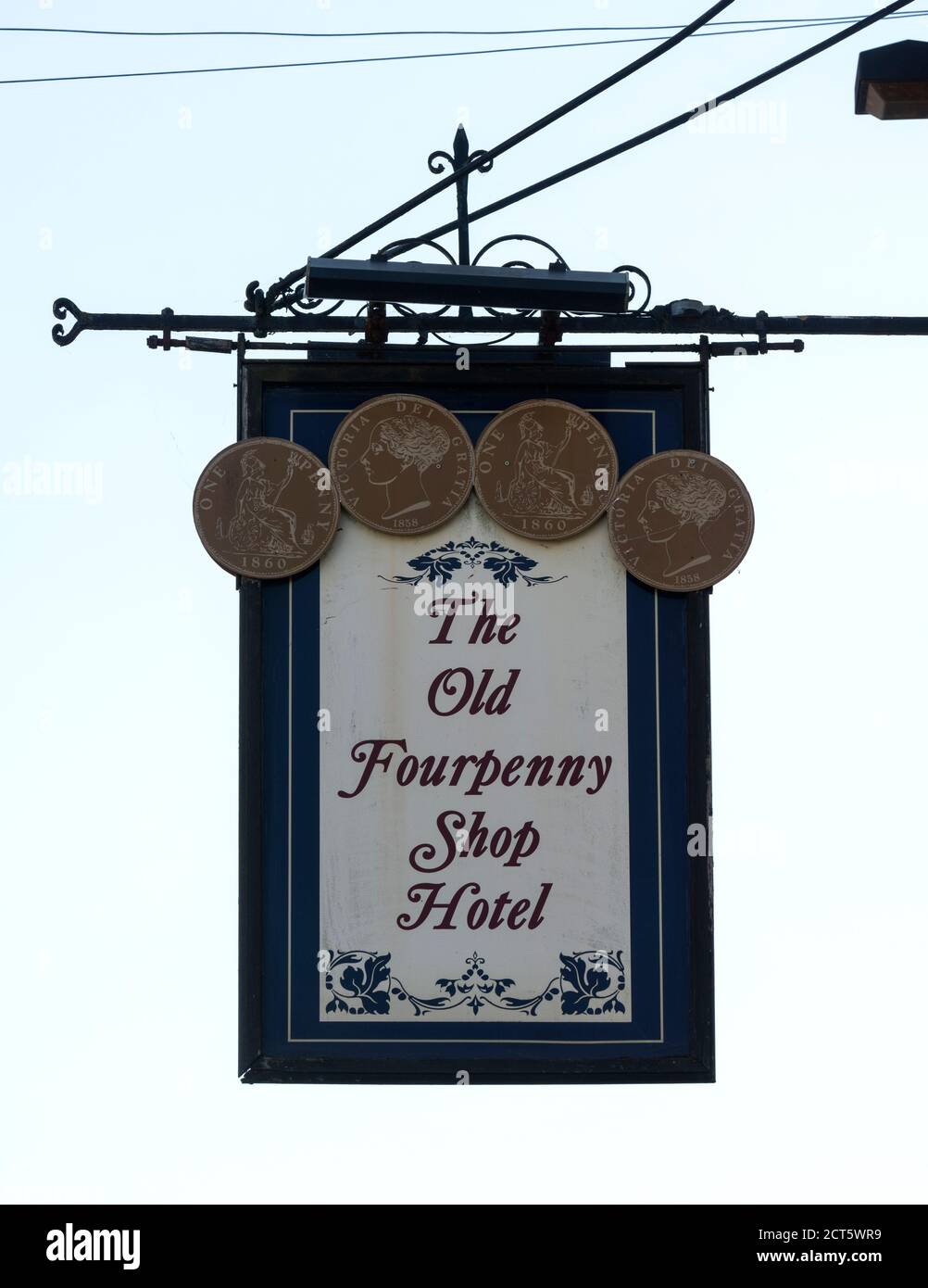 The Old Fourpenny Shop Hotel sign, Warwick, Warwickshire, England, UK Stock Photo