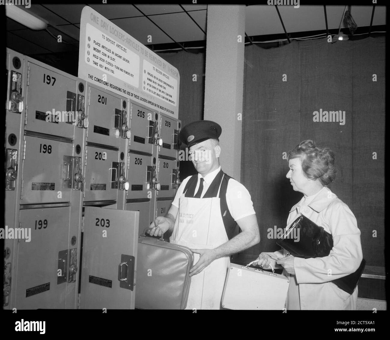 One day lockers at Central Station Sydney NSW Stock Photo Alamy