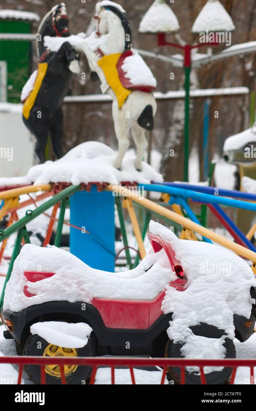 Car spin wheels snow hires stock photography and images Alamy