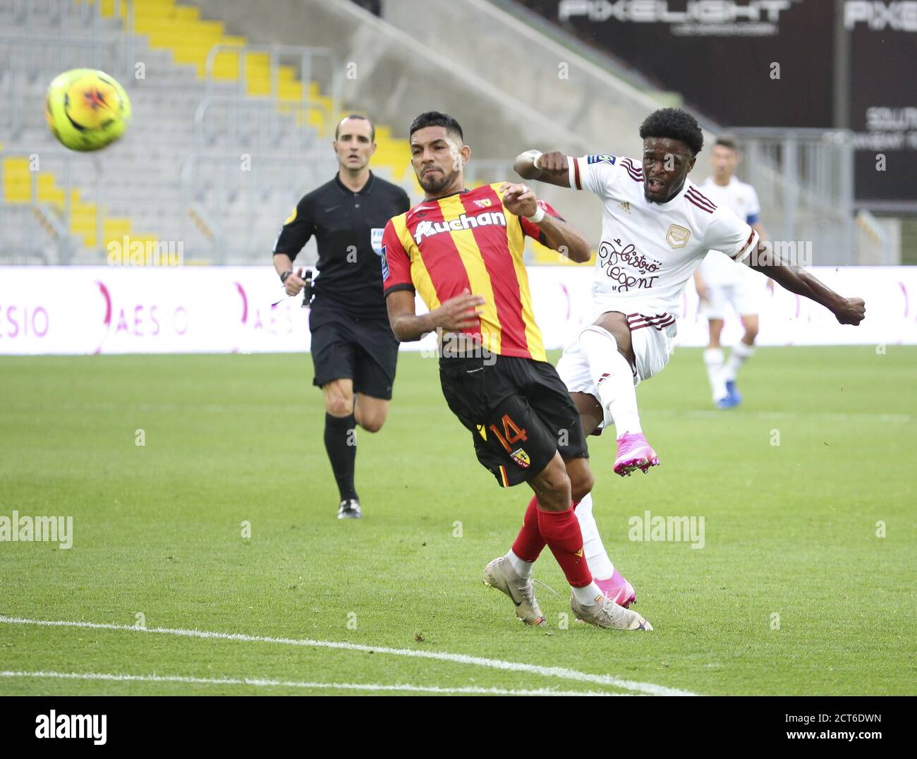 Josh Maja of Bordeaux, Facundo Medina of Lens (left) during the French championship Ligue 1 football match between RC Lens and Girondins de Bordeaux o Stock Photo